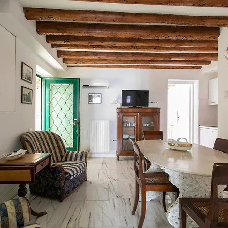 Apartment S. Maurizio -